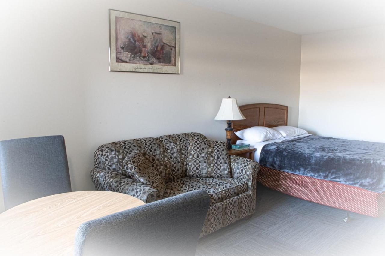 Grandview Motel แคมลูปส์ ภายนอก รูปภาพ