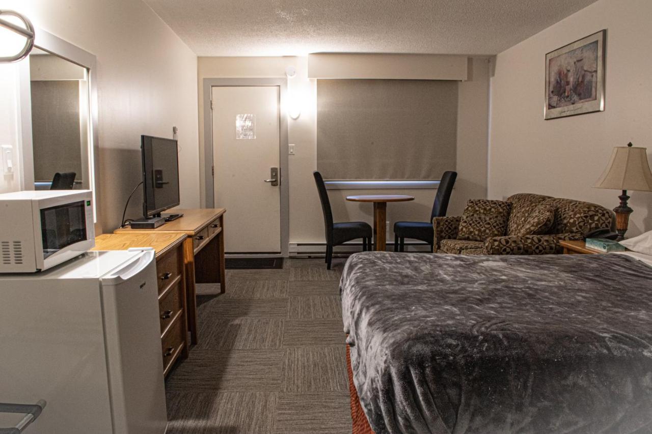 Grandview Motel แคมลูปส์ ภายนอก รูปภาพ