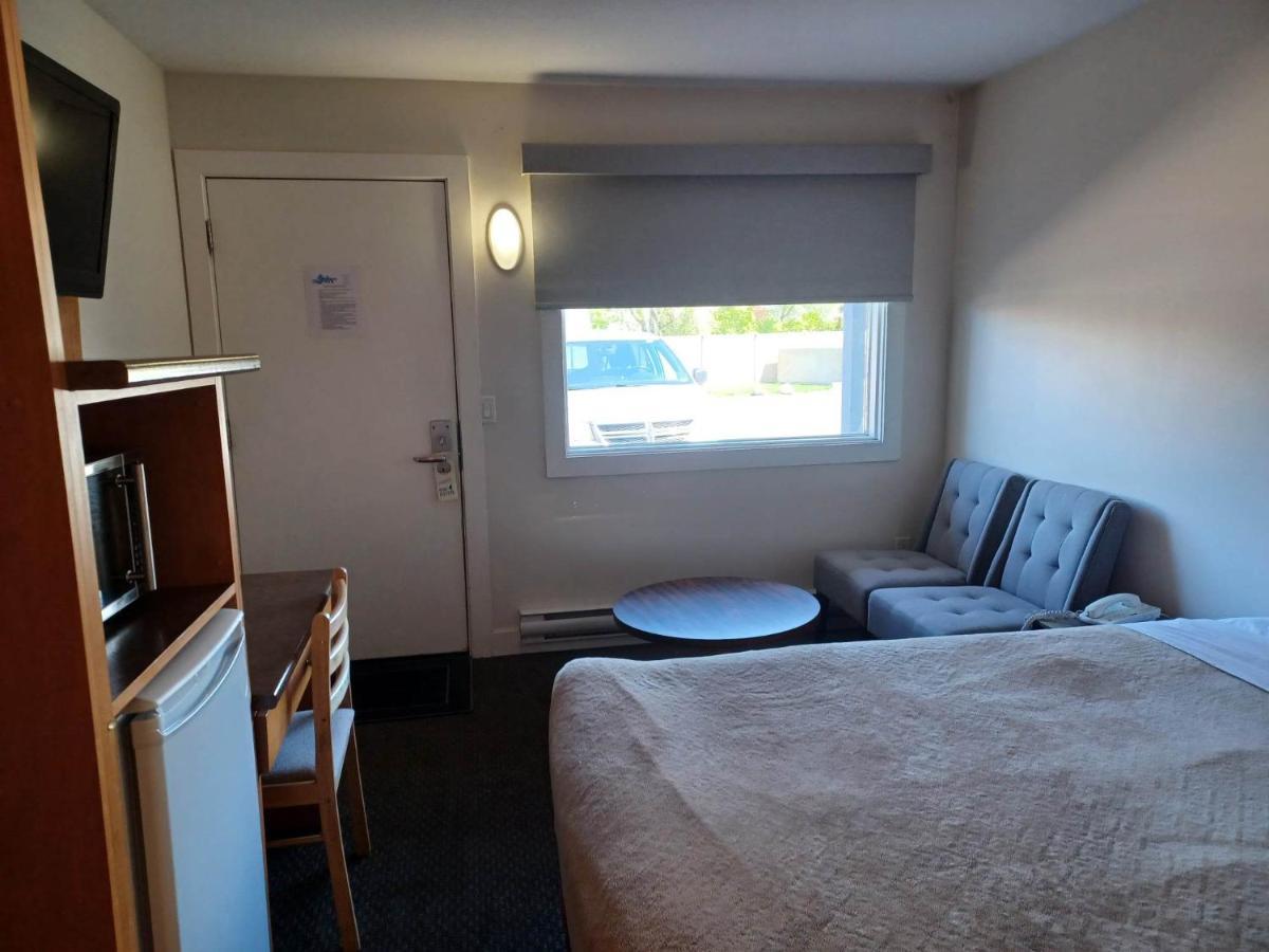 Grandview Motel แคมลูปส์ ภายนอก รูปภาพ
