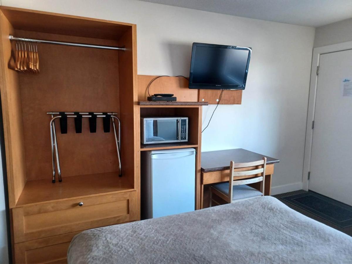 Grandview Motel แคมลูปส์ ภายนอก รูปภาพ