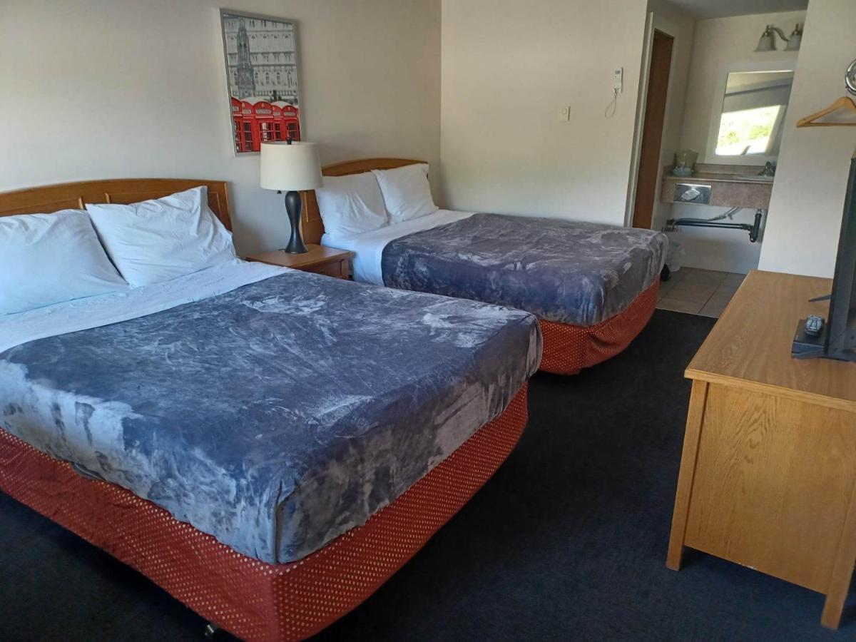 Grandview Motel แคมลูปส์ ภายนอก รูปภาพ