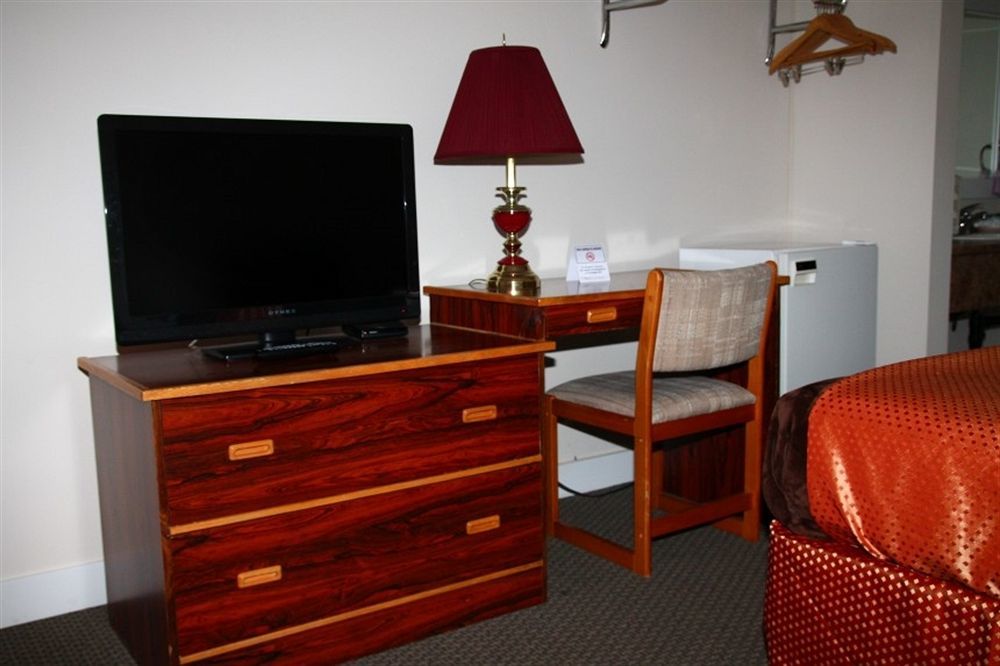 Grandview Motel แคมลูปส์ ภายนอก รูปภาพ