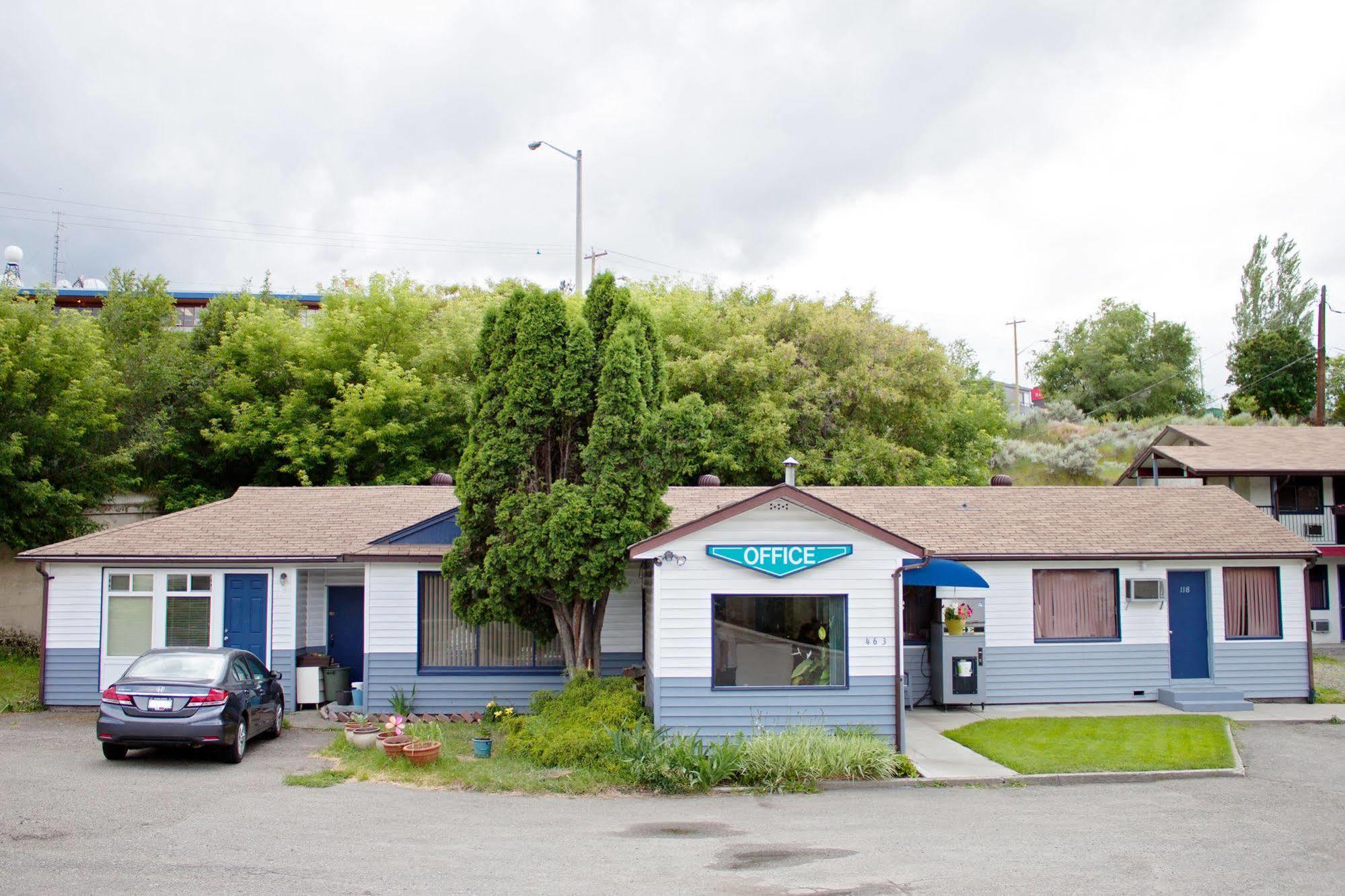 Grandview Motel แคมลูปส์ ภายนอก รูปภาพ