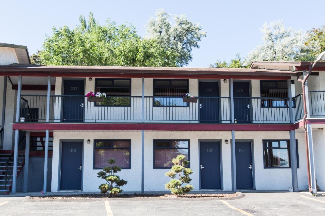 Grandview Motel แคมลูปส์ ภายนอก รูปภาพ