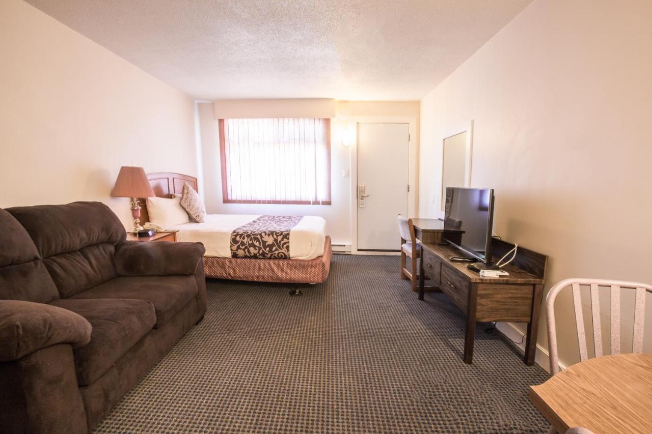 Grandview Motel แคมลูปส์ ภายนอก รูปภาพ