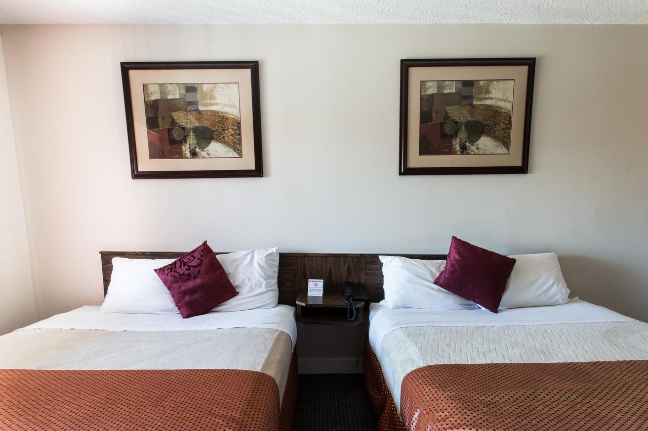 Grandview Motel แคมลูปส์ ภายนอก รูปภาพ