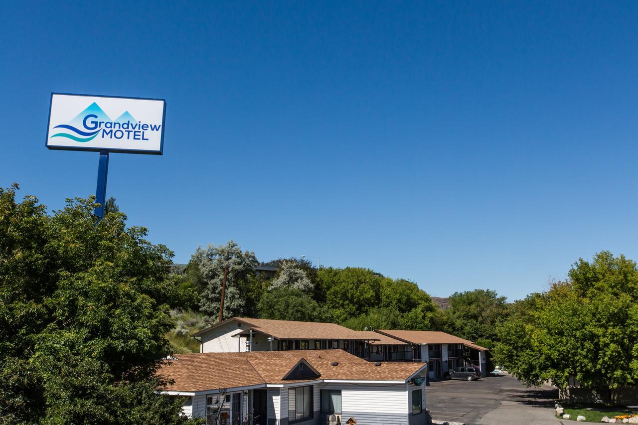 Grandview Motel แคมลูปส์ ภายนอก รูปภาพ